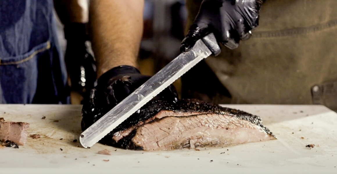 Crossbuck Serrated Knife Brisket