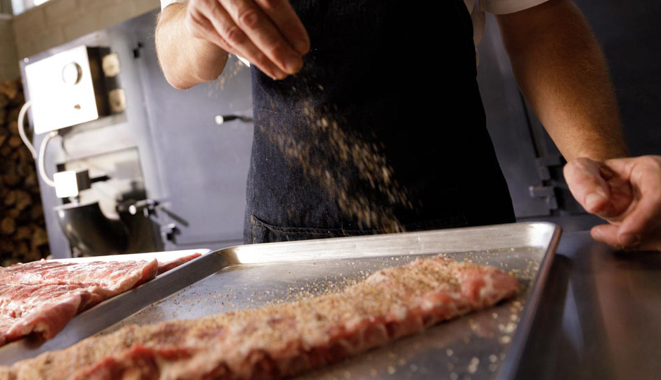 Crossbuck BBQ's Rib Preparation Featuring a Memphis-Style Dry Rub